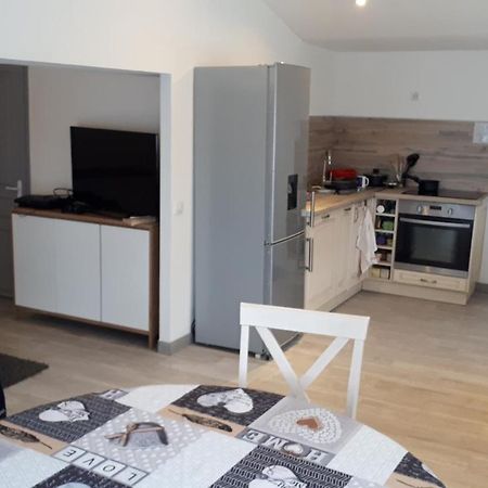 F2 indépendant dans villa - Le Muy Esterno foto