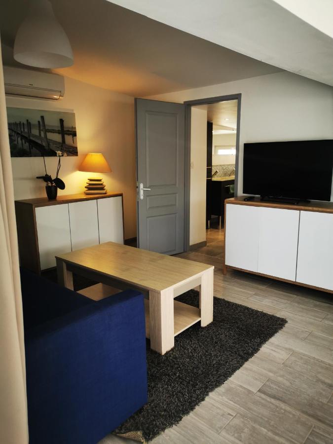 F2 indépendant dans villa - Le Muy Esterno foto