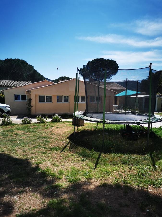 F2 indépendant dans villa - Le Muy Esterno foto