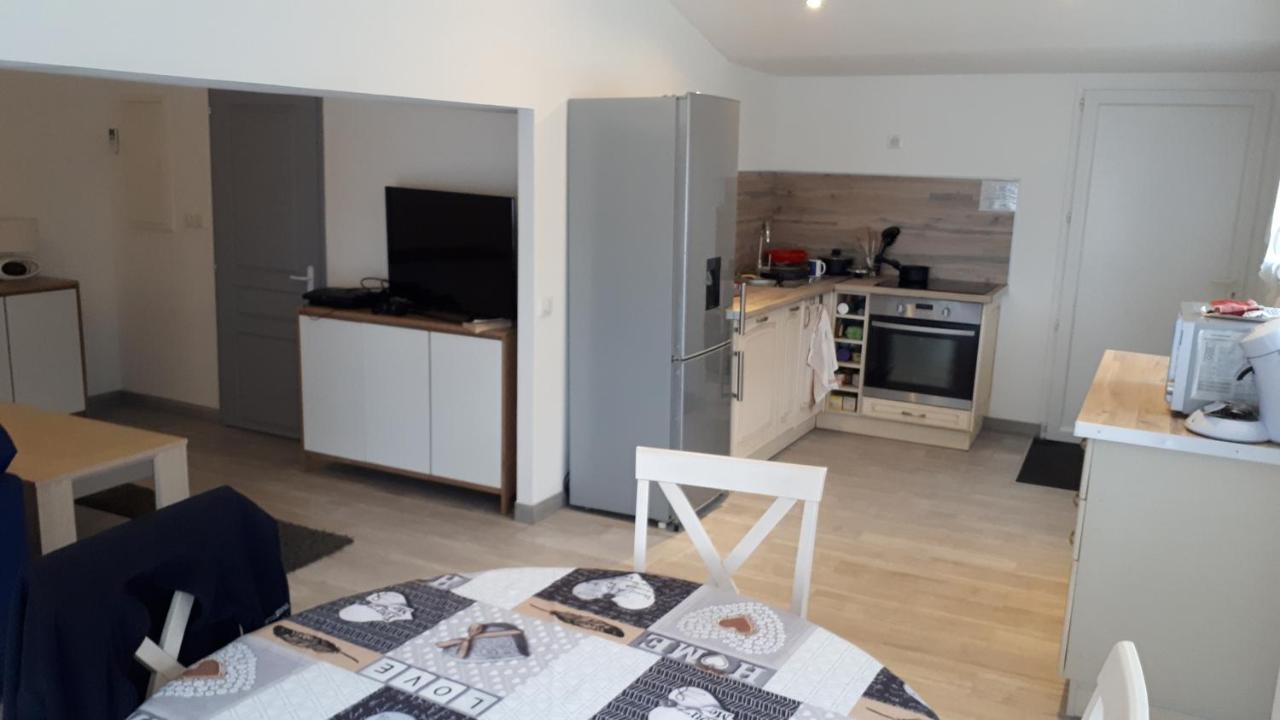 F2 indépendant dans villa - Le Muy Esterno foto